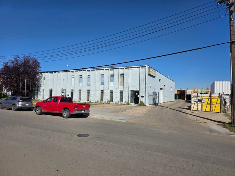 DAVIES INDUSTRIAL BAYS - 72A AVE