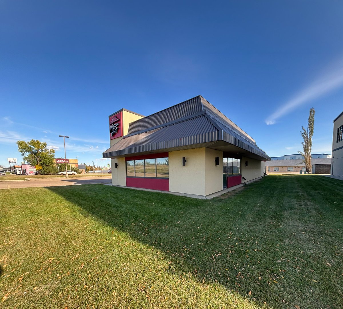 FIXTURED HIGHWAY RESTAURANT OPPORTUNITY