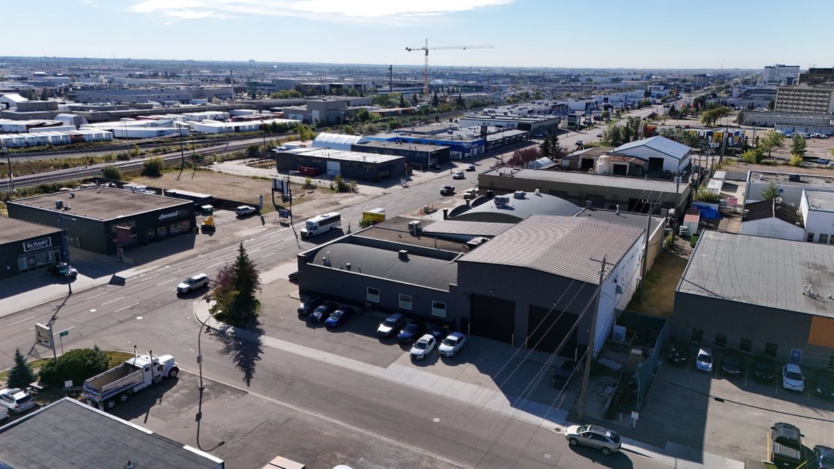 CRANE-SERVICED INDUSTRIAL BUILDING