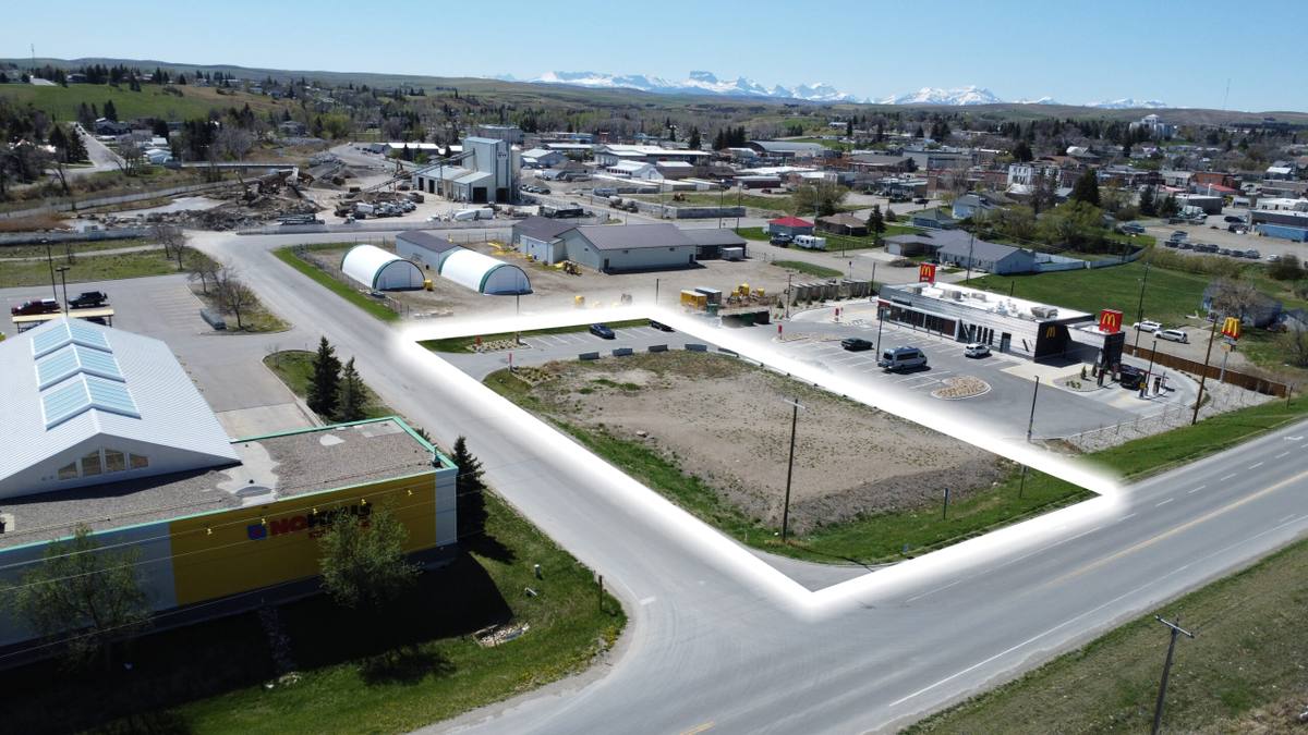 Cardston Retail Bay for Lease | Up to 2,000 SF at Cardston Crossing