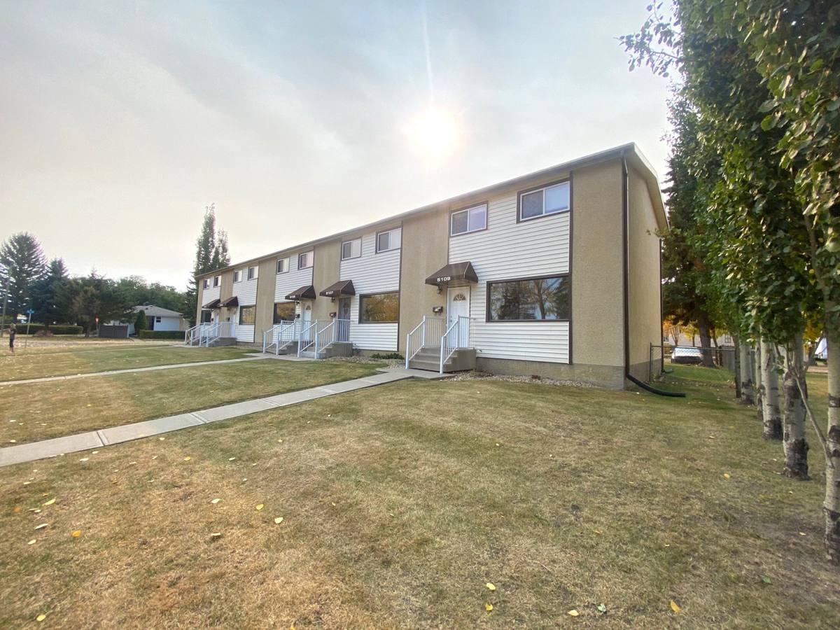 Vegreville Townhouse Investment Property for Sale - 5 Unit Complex