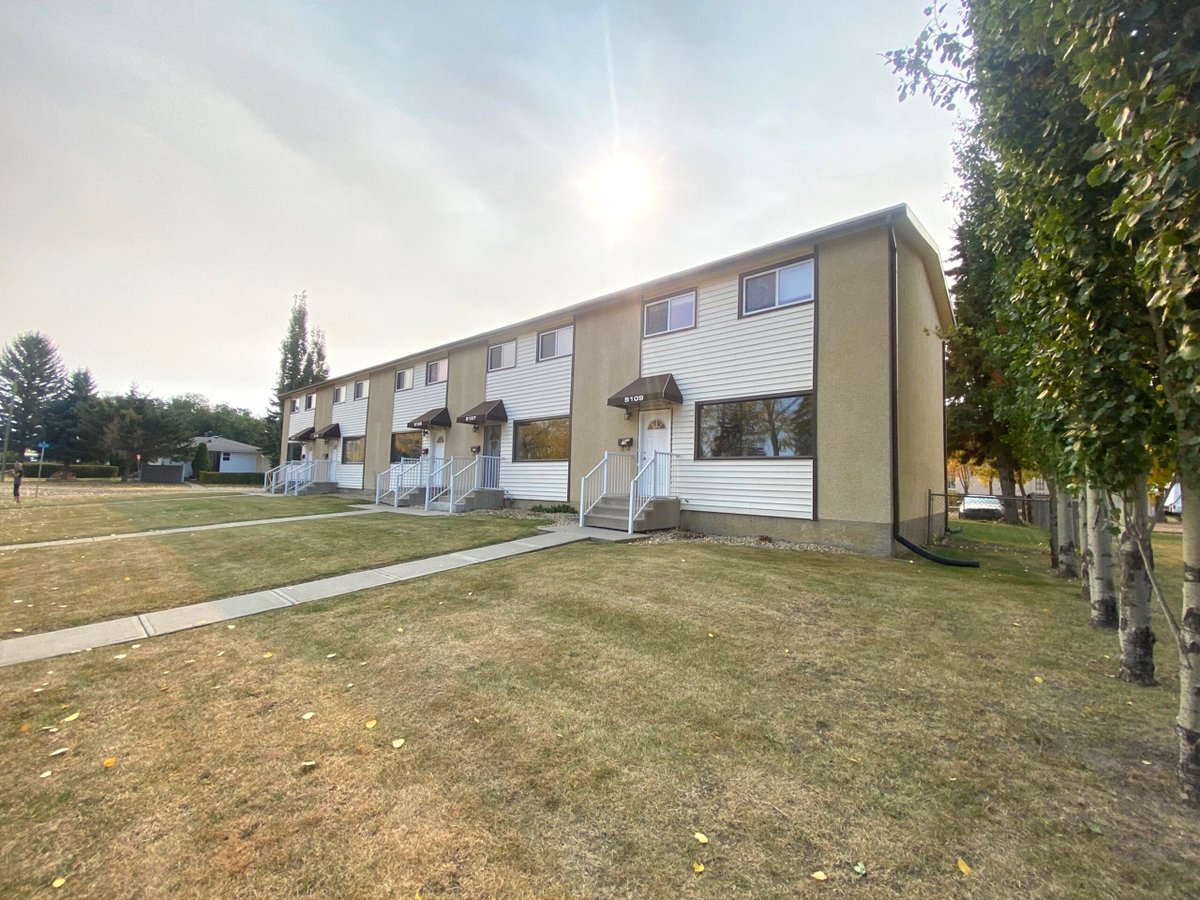 Vegreville Townhouse Investment Property for Sale - 5 Unit Complex